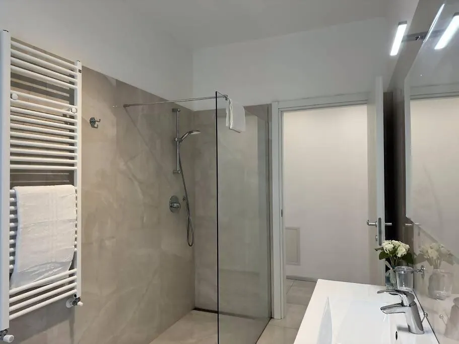 Luxury Apartment Luna Moltrasio Italy