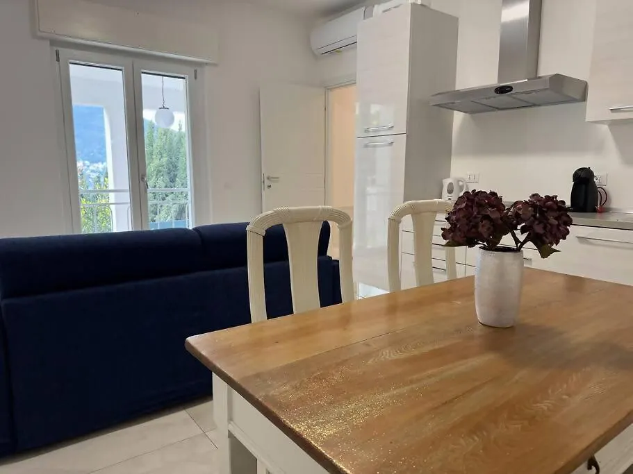 Luxury Apartment Luna Moltrasio 0*,  Italy